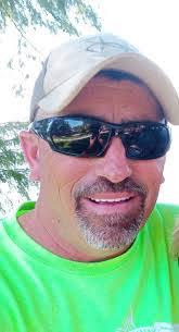 Dustin Deason's Instagram, Twitter & Facebook