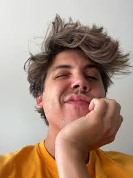 hi, just checkin-in with sum summer selfies don't mind me