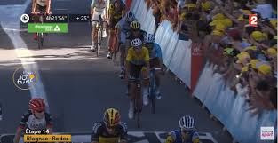 Le tour de france 2017 s'élance pour la première fois de düsseldorf en allemagne. Tour De France 2017 Aru Perd Son Maillot Jaune Todaycycling