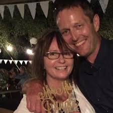 Michelle Dingle's Instagram, Twitter & Facebook