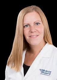 Elsa Tanner's Instagram, Twitter & Facebook