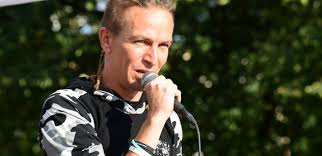 Na podzim 2017 byl zvolen poslancem za středočeský kraj. Pirati V Ohrozeni Ivan Bartos Zadal Bis O Ochranu Parlamentnilisty Cz Politika Ze Vsech Stran