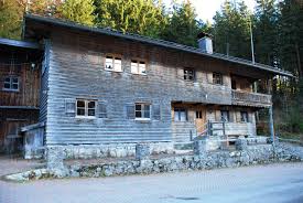 Ein ganzes haus für sie allein. Datei Schliersee Spitzingsee Holzerhutte Jpg Wikipedia