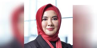 Foto viral wanita berhijab berpose dengan pegang kamera dslr. Dua Wanita Berhijab Ini Masuk Daftar Wanita Berpengaruh Dunia Dream Co Id