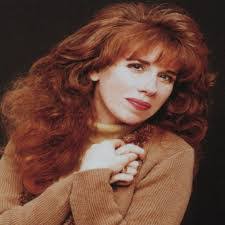 Lori Wilke's Instagram, Twitter & Facebook