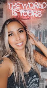 Ashley Yon's Instagram, Twitter & Facebook