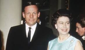 He was spacecraft commander for apollo 11 and the first man to walk on the moon. Queen Elizabeth Ii S Meeting With Neil Armstrong Left Him Mortified After Royal Faux Pas Royal News Express Co Uk