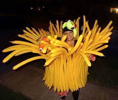 Trick Or Treating As Nemo S Anemone Cool Halloween Costumes Disney Halloween Costumes Sea Costume