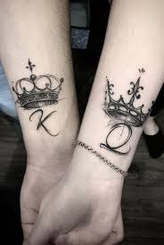 80 Tatouages Couple Pour Vous Faire Avec Votre Amour Toptatuagens Conceptionsdetatouage En 2020 Disenos De Tatuaje Para Parejas Tatuajes De Parejas Tatuaje Novios