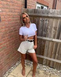 Check spelling or type a new query. Das Luxuriose Haus Von Love Island Star Faye Winter In Devon Einschliesslich Eines Sehr Gemutlichen Schlafzimmers Aktuelle Boulevard Nachrichten Und Fotogalerien Zu Stars Sternchen