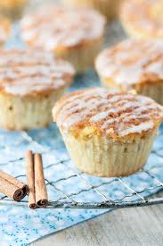 Gateau Aux Pommes Beurre Sale Et Glacage Cannelle Gateau Aux Pommes Delicieux Gateaux Recette Gouter