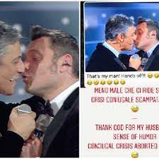 Check spelling or type a new query. Victor Allen Marito Di Tiziano Ferro Commenta Il Bacio Con Fiorello E Il Mio Uomo Giu Le Mani