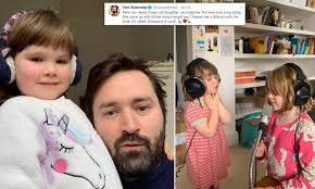 33 years, 1 month, 14 days old age tom rosenthal will turn 34 on 14 january, 2022. Girl Three Melts Hearts With An Emotional Song She Wrote About Dinosaurs Falling In Love Daily Mail Online