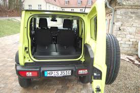 The 2021 suzuki jimny is the car we all want, for the very simple reason that it doesn't take its life too seriously. Suzuki Jimny Der Kleine Gelandewagen Zeigt Kante