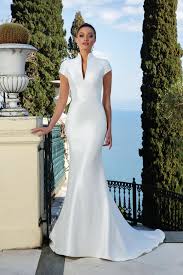 Persunshop.de ist eine professionelle webseite. Wandelbares Fit And Flare Brautkleid Mit Abnehmbarem Tullrock Stehkragen Cap Armeln Und Schleppe Von Justin Alexander Modell 88132 Heiraten Mit Braut De