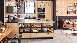La cuisine en bois revient en force, remise au goût du jour par les inspirations déco et lifestyle venues du froid découvrez tous nos modèles de cuisine en bois. Cuisine En Bois Selection Et Conseils Cote Maison