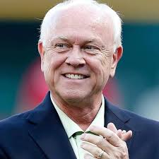 The Reds are saddened by the passing of longtime Reds executive Walt  Jocketty. We extend our deepest condolences to his family and friends.