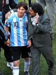 Decisivo in campionato con la maglia dell'atalanta e chissà, magari anche con quella della nazionale argentina. Maradona Contro Messi Sembra Piu Un Peluche Che