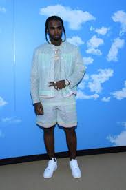 Pop smoke comes through with yet another new song titled dior and is right here for your fast download. Quavo Recalls Convincing The Late Pop Smoke To Wear A Suit Tooxclusive Trend Update Ng