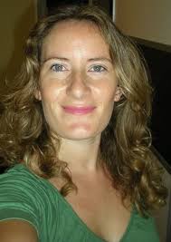 Thirty Postcards Away: Ventas, Sara, Whelan, Julia, Damron, Will:  9781480557888: Books