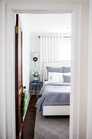 King Size Camera Piccola Come Fare Apparire La Stanza Piu Grande King Size Bed In Small Room King Size Bedroom Sets King Bed Small Room