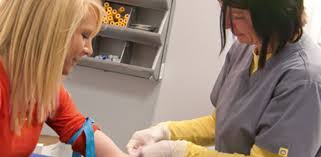 If we divide this annual salary by 2,080 working hours, the average mean hourly rate comes out to $17.10 per hour. St Louis School Of Phlebotomy Phlebotomy Program
