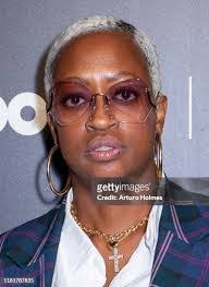 Marsha Holmes's Instagram, Twitter & Facebook