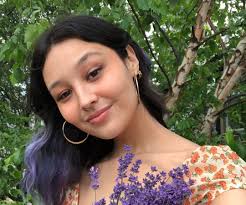 Luna Li, An Artist Enchanting the Stage and Carving Her Own Path in Music