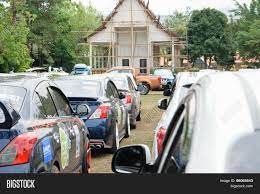 4th Nissan Eco Caravan Image Photo Free Trial Bigstock