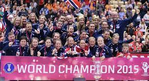 Consultez les dernières infos championnat du monde et retrouvez les articles, vidéos, commentaires et analyses en un même lieu. Championnat Du Monde F Les Norvegiennes Expertes Du Hand Feminin Sport 365