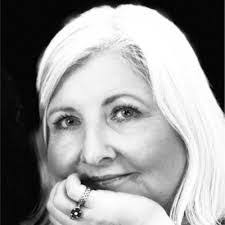 Lorna Dodge's Instagram, Twitter & Facebook