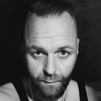 Daniel Fichtner's Instagram, Twitter & Facebook