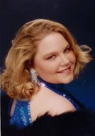 Deanna Stoll's Instagram, Twitter & Facebook