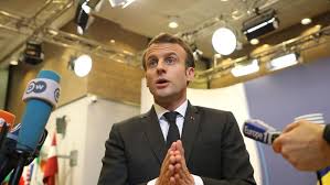 Lors de son discours de ce lundi soir, emmanuel macron a annoncé l'extension du pass sanitaire à davantage de lieux recevant du public. A 20 Heures Ce Soir Macron Joue Sa Reelection L Express