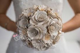 Questo elenco è per un bouquet di fiori di carta 8, questi fiori fanno un arrangiamento bellissimo vaso e perfetto per un regalo romantico, sentimentale, lunga duraturo. Quanto Costa Un Bouquet Da Sposa Come Risparmiare