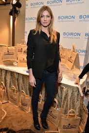 Jes Macallan Photos Photos Hbo Luxury Lounge Featuring Pandora Jewelry Day 1 Jes Macallan Fashion Clothes Women Urban Fashion