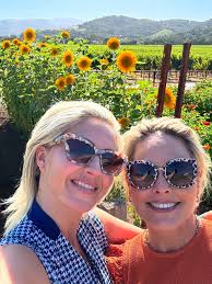 Don't tell me this town ain't got no heart, you just gotta poke around. 💙👈