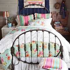 A junk gypsy staffer gets a bohemian bedroom makeover. Junk Gypsy Bedroom