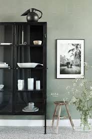 estahome ingetogen chic met een japanse twist behang wandbekleding interieur woonkamer behang behang woonkamer groen behang