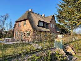 Baugrundstück mit altbestand in guter wohnlage der ehemals eigenständige und seit 1924 zur inselhauptstadt wyk gehörende ortsteil boldixum besticht durch seine. Immobilien Auf Amrum Kaufen Nord Ostsee Sparkasse