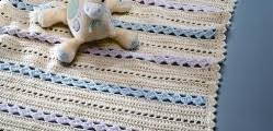 Switch up color combos to make it festive for any holiday season! Free Pattern Sweet Little Dish Cloth Designed In Honor Of Independence Day July 4th Knit And Crochet Daily