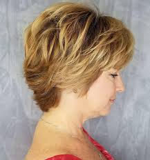 Acconciature capelli corti per ogni occasione e semplici da realizzare! Migliori Acconciature E Tagli Di Capelli Per Donne Over 50 Per Il 2022 Capellidistile It