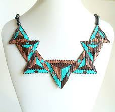 Bague en perle a faire soi meme. 2534 Triangle Necklace Made By Darlene Pfahl Bijoux Peyote Perle Miyuki Bijoux Perles