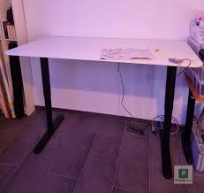 Du möchtest den tisch sicherlich für viele jahre nutzen und das so optimal wie möglich. Ikea Bekant Stehschreibtisch Fur Den Gesunden Buro Alltag Pokipsie Network