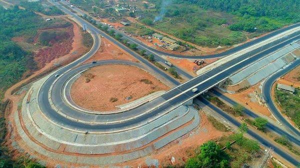 Niger State Government Signs Off 556 km Road Construction Project.
