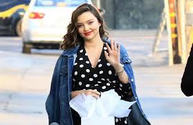Maybe you would like to learn more about one of these? Miranda Kerr Liebt Ihre Mama Figur