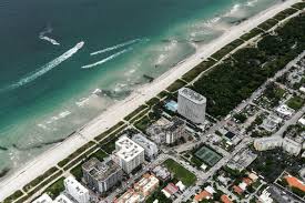 Por motivos todavía desconocidos, se derrumbó parte de un edificio en una localidad turística estadounidense a unos 10 kilómetros al norte de miami beach. Nqtfpele5 P8bm