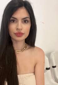 Hello, my name is Giulio and I'm looking for a job. I'm 22 years old. I've  been in Tenerife for 2 months. I have a diploma in hotel business and a lot