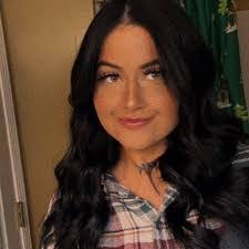 Samantha Mosby's Instagram, Twitter & Facebook