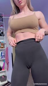 Sex Through Yoga Pants | rgirlsinyogapants on Gifsauce